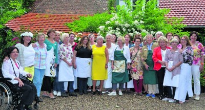 Die Damen des Lions Clubs Rheurdt/Niederrhein organisierten einmal mehr ein wunderbares Rosenfest auf dem Tompshof.Foto: privat