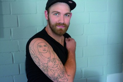 Mike Püllen hat sich zur Erinnerung an seinen verstorbenen Vater ein Tattoo stechen lassen.  NN-Foto: R. Dehnen