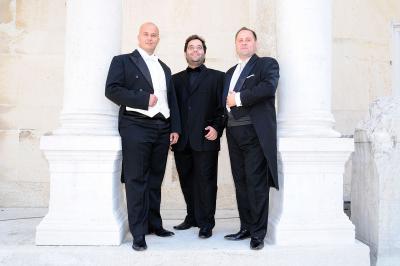 Die drei Tenöre Georgies Filadelfeos, Georgi Dinev und Ivaylo Yovchev kommen im Rahmen ihrer Deutschland-Tournee nach Kleve. Foto: Veranstalter