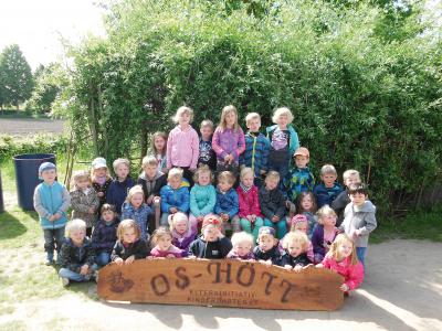 Die Kinder des Kindergartens Os Hött in Sevelen wünschen sich eine Matschanlage Foto: privat