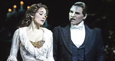 Das Phantom verliebt sich in die Ballett-Tänzerin Christine. Foto: Stage Entertainment/Winkler
