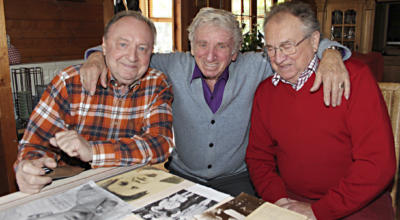 Endlich wieder zusammen: v.l. Heinz, Gerhard und Alfred Korytowski. NN-Foto: Ingeborg Maas