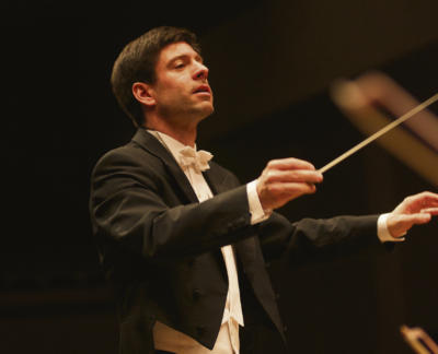 Dirigent Timo Handschuh. Foto: Ilja Mess