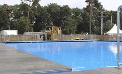 Der 700 Quadratmeter große Swimmingpool wurde mit einer neuen Filteranlage ausgestattet.