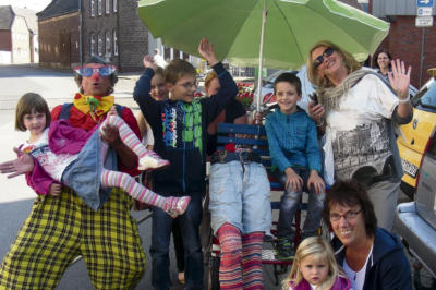 Clown Pepe wird auch in diesem Jahr wieder an den Aktionstagen „Heimat shoppen“ in Nieukerk unterwegs sein, um Kindern und Erwachsenen ein Lächeln ins Gesicht zu zaubern. Foto: privat