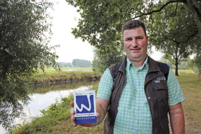 Der Wachtendonker Wegescout Wilfried Küstern kümmert sich seit vier Jahren um den Wanderweg Galgenveen und freut sich sehr über die Auszeichnung. NN-Foto: Anastasia Borstnik