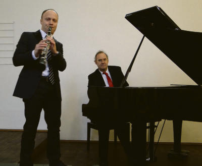 Der Klarinettist Dimitri Schenker und der Pianist Jan Weigelt interpretieren am 1. Oktober die Werke des Künstlers George Gershwin. Foto: Veranstalter