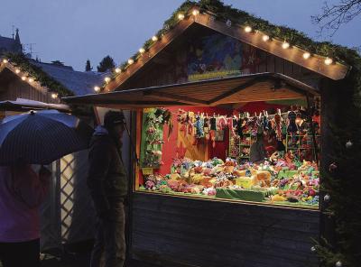 Der Weihnachtsmarkt in Xanten wird am Samstag, 18. November eröffnet und lädt bis zum 22. Dezember tagtäglich zum Bummeln ein . NN-Foto: Theo Leie