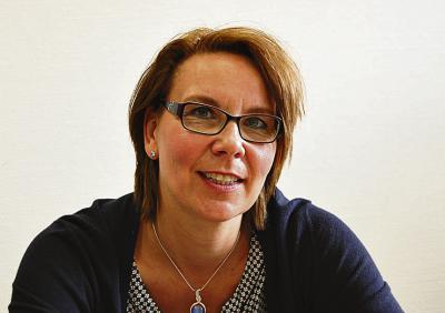 Nicole Bobek, EDV-Fachfrau bei der Verbands VHS Rheinberg gibt Tipps zur digitalen Sicherheit. Foto: nno.de