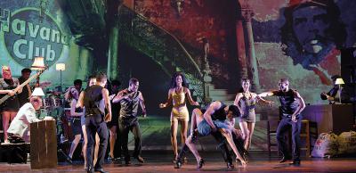 Soy de Cuba, das Tanzmusical direkt aus Kuba, gastiert am 10. April im Theater am Marientor in Duisburg. Foto: Philippe Fretault