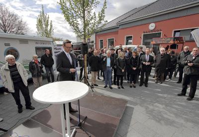 Bürgermeister Sven Kaiser begrüßte die Gäste und eröffnete das Fest offiziell. NN-Foto: Theo Leie