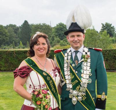 Das (noch) amtierende Königspaar der St.-Martinus-Bruderschaft in Elten: Andre und Nicole Jansen. Foto: privat