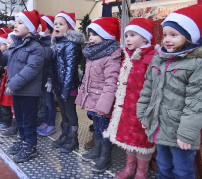 Auch die Weezer Kinder beteiligen sich an der Gestaltung des Bühnenprogramms auf dem Weezer Weihnachtsmarkt. Foto: privat