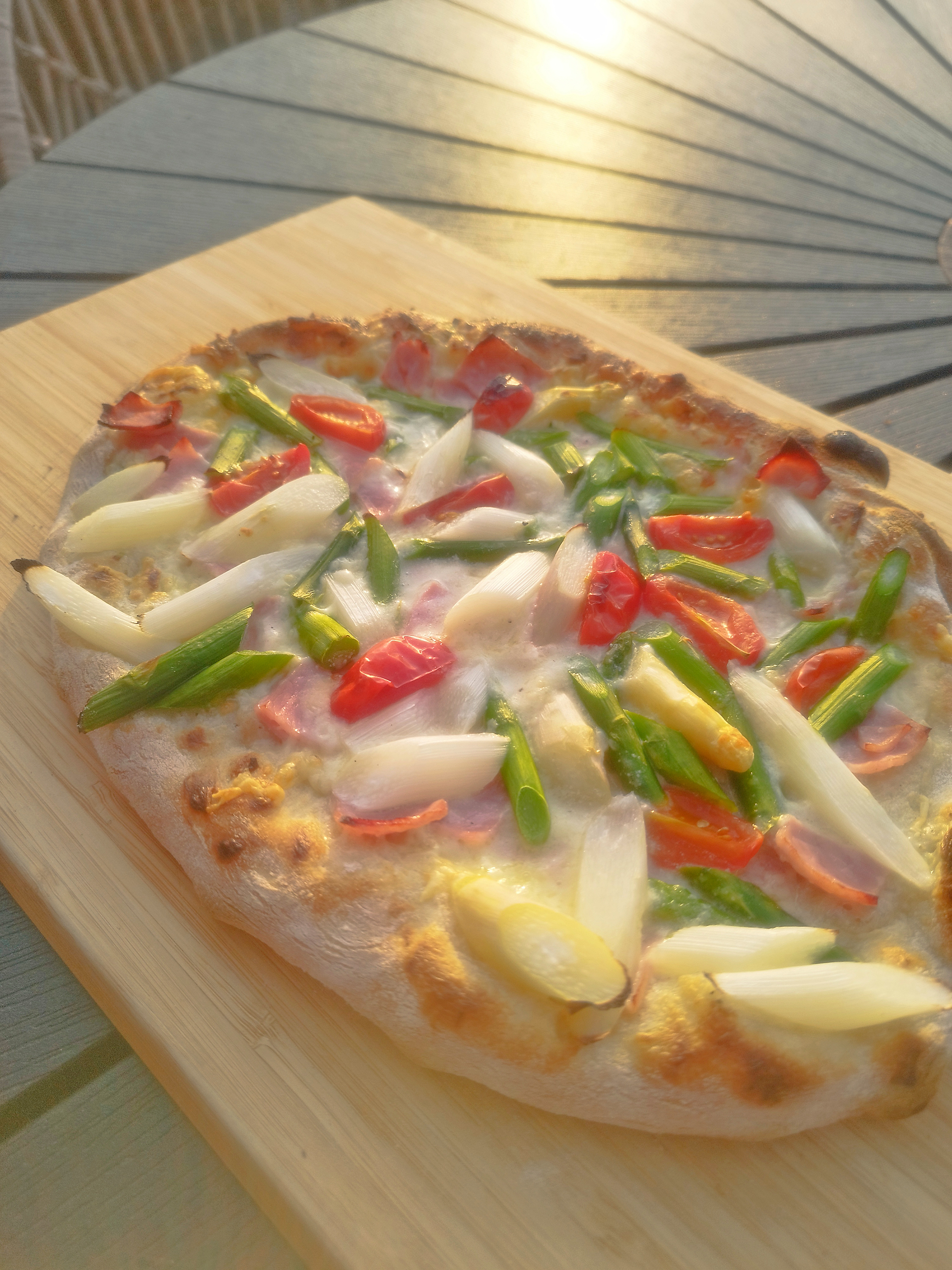 Pizza mit Spargel