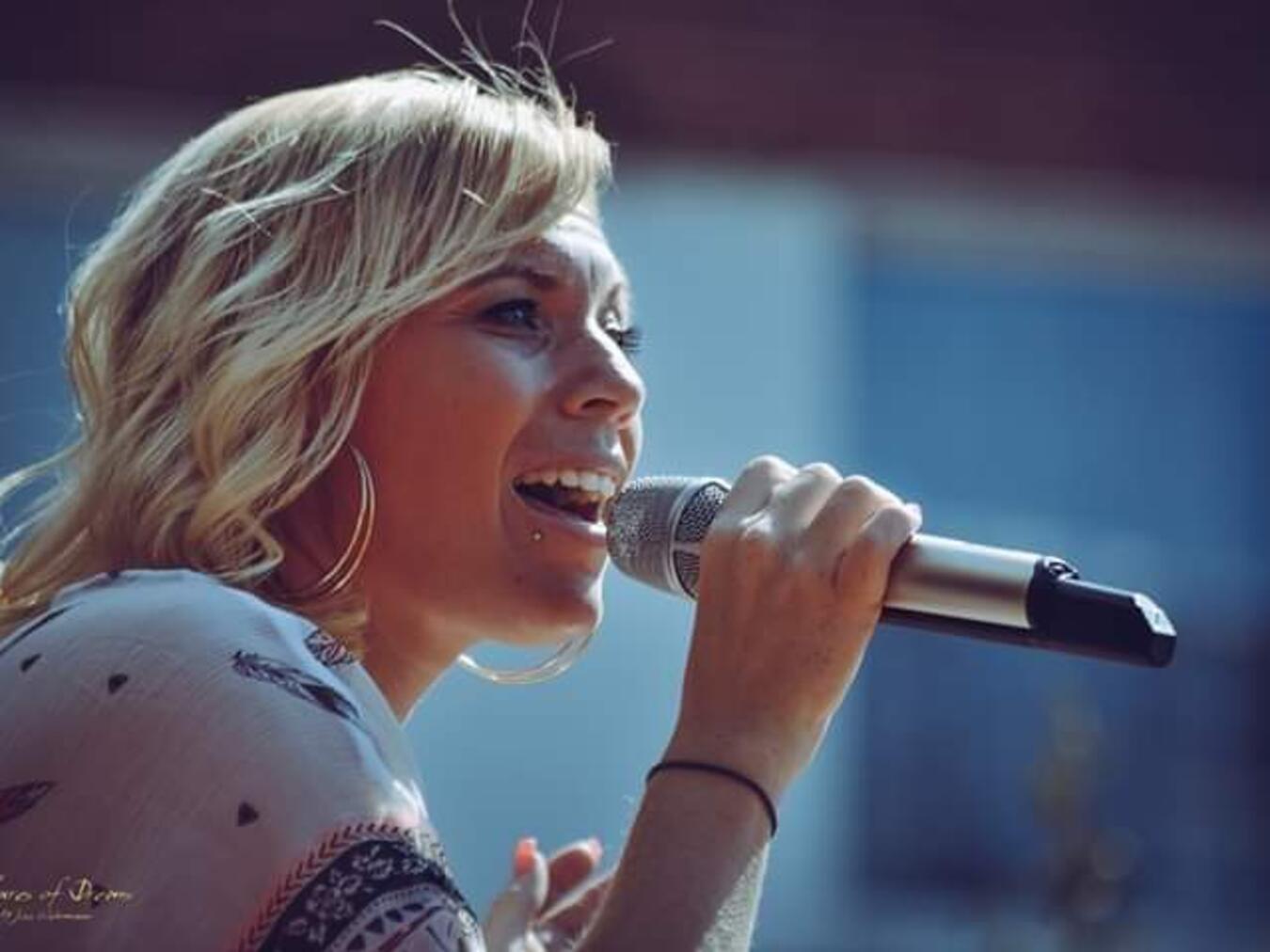 ... erklingen bei Bianca Schnelle die Schlager. Fotos: privat