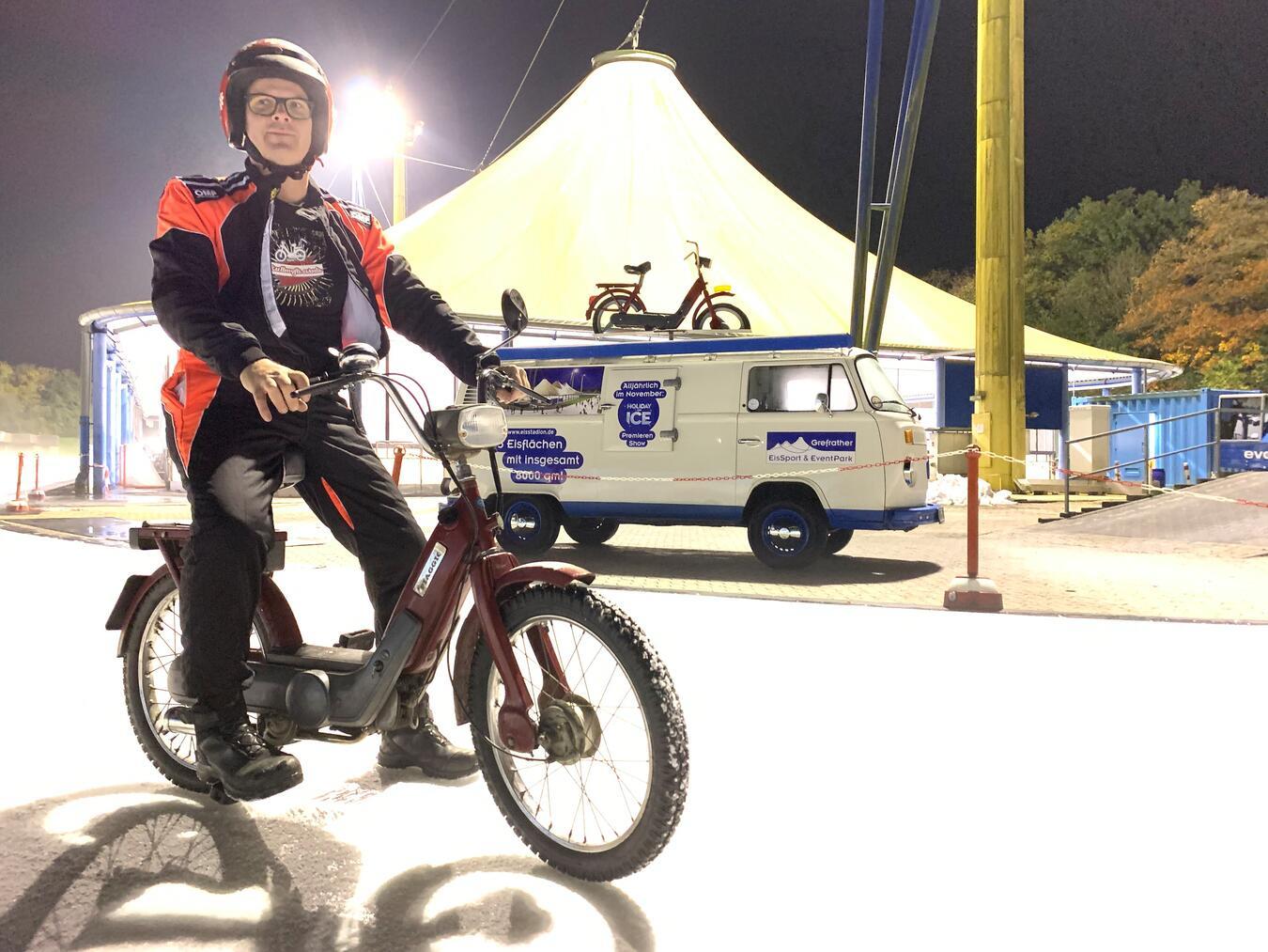 Action auf dem Grefrather Eis Ice-Speedway-Race: Premiere am 1. März im Grefrather Eis Sport & Event Park. Foto: privat