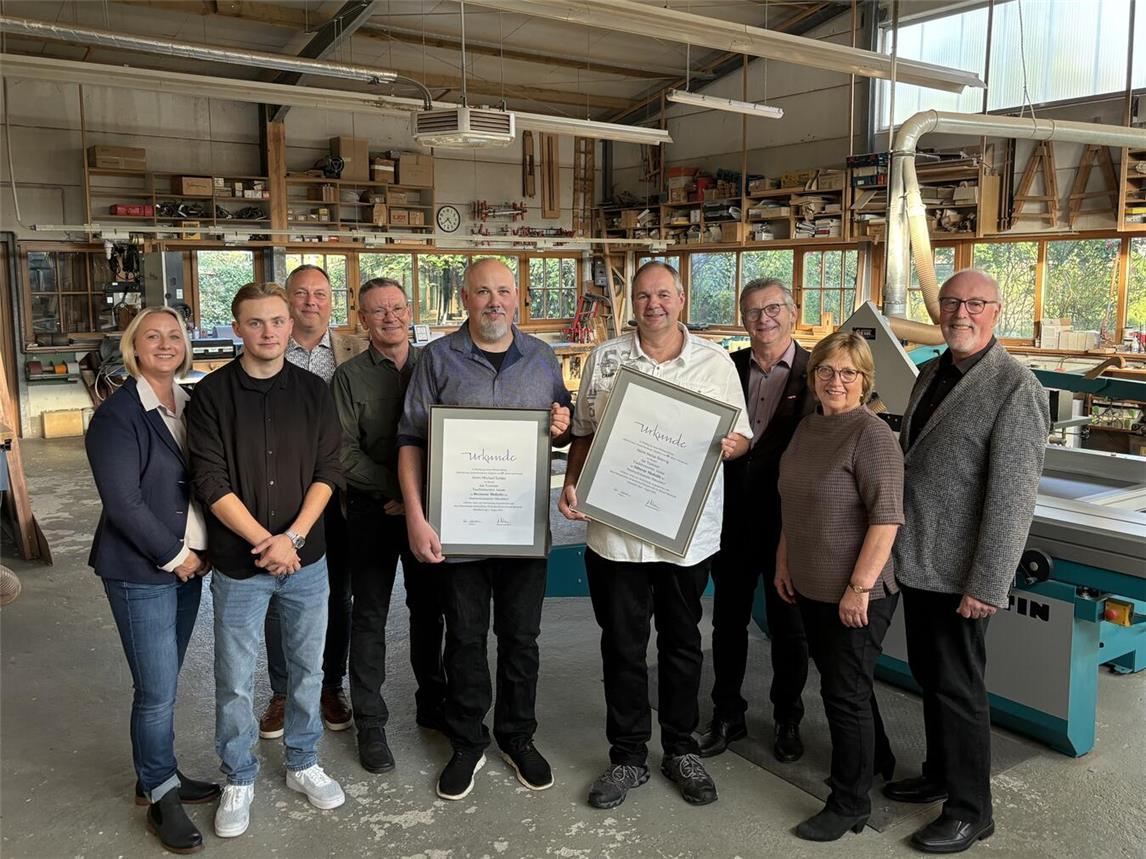  Michael Schütz und Stefan Briewig wurden für ihre langjährige Treue geehrt. Foto: privat