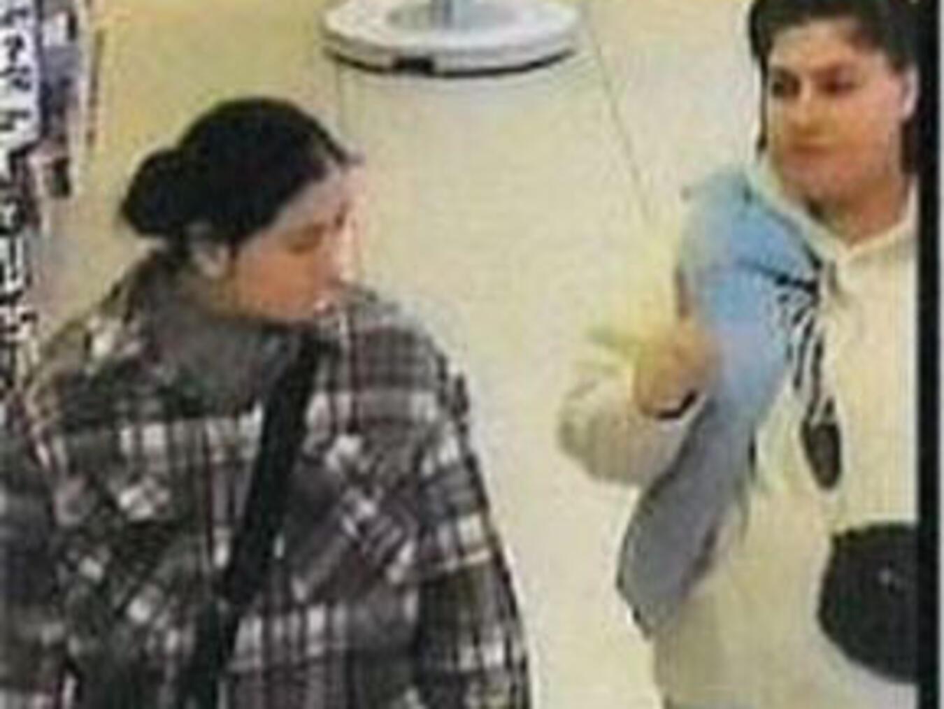  Wer kennt die beiden Frauen auf den Bildern? Foto: Polizei