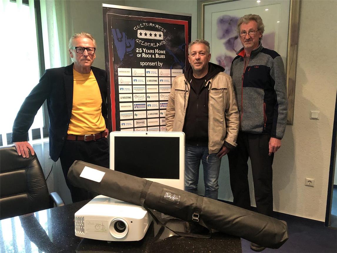  Willi Teloo (Vorsitzender CulturKreis Gelderland), Stefan Deckers (2. Vorsitzender) und Frank Arend (Kommunikation) freuen sich über die Unterstützung. Foto: privat