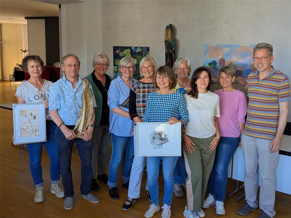 14 Künstler – 14 unterschiedliche Herangehensweisen. Die Künstlergemeinschaft Alpen stellt mit ihrer neuen Ausstellung im Rathaus, ihre Kreativität unter Beweis. NN-Foto: J. Kurschatke