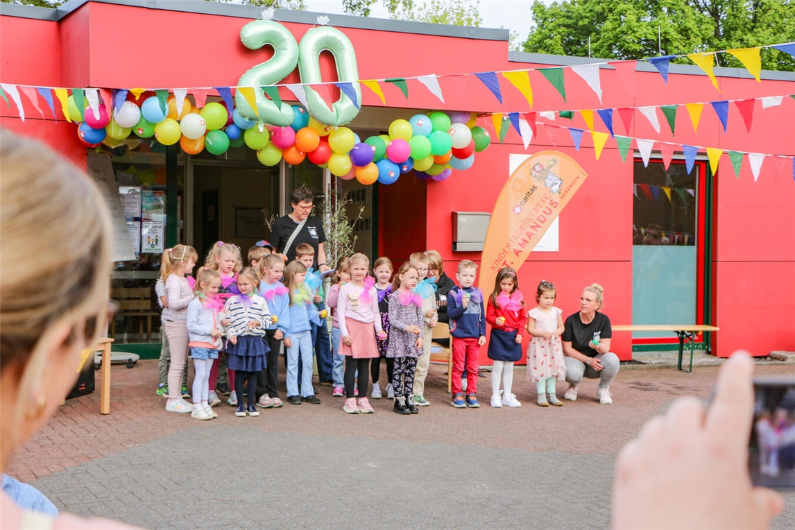 "20 Jahre Jubiläum Kindertagesstätte St. Amandus Herongen, Feier mit Caritasverband Geldern-Kevelaer"
