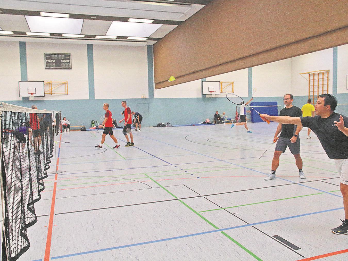 27 Doppelpaarungen fanden sich in der Sporthalle ein. NN-Foto: Theo Leie