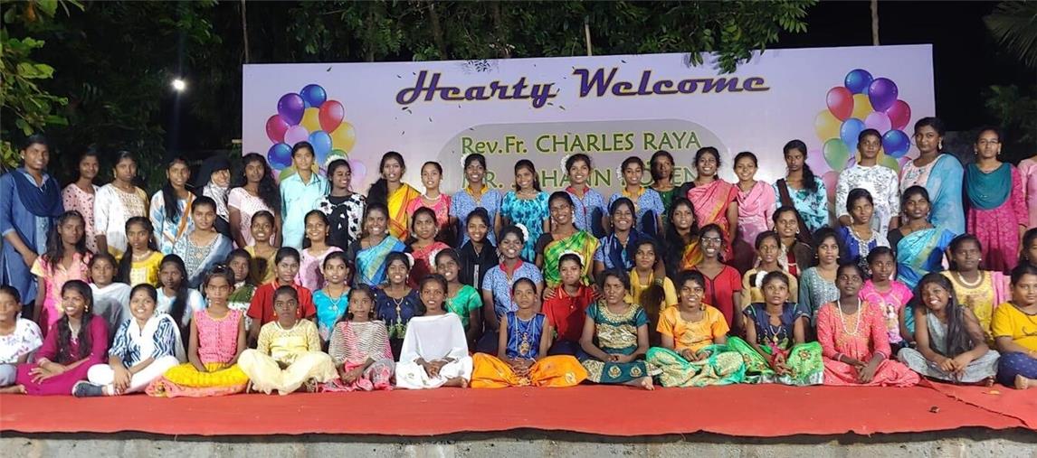 28 Mädchen leben derzeit im Karunai-Kinderhaus in Chinnababusamudram.Fotos: privat