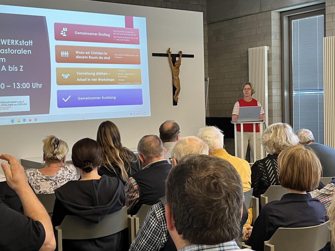 48 Aktive waren auf Einladung des Koordinierungsteams des Pastoralen Raums in Kellen dabei. Foto: Bistum