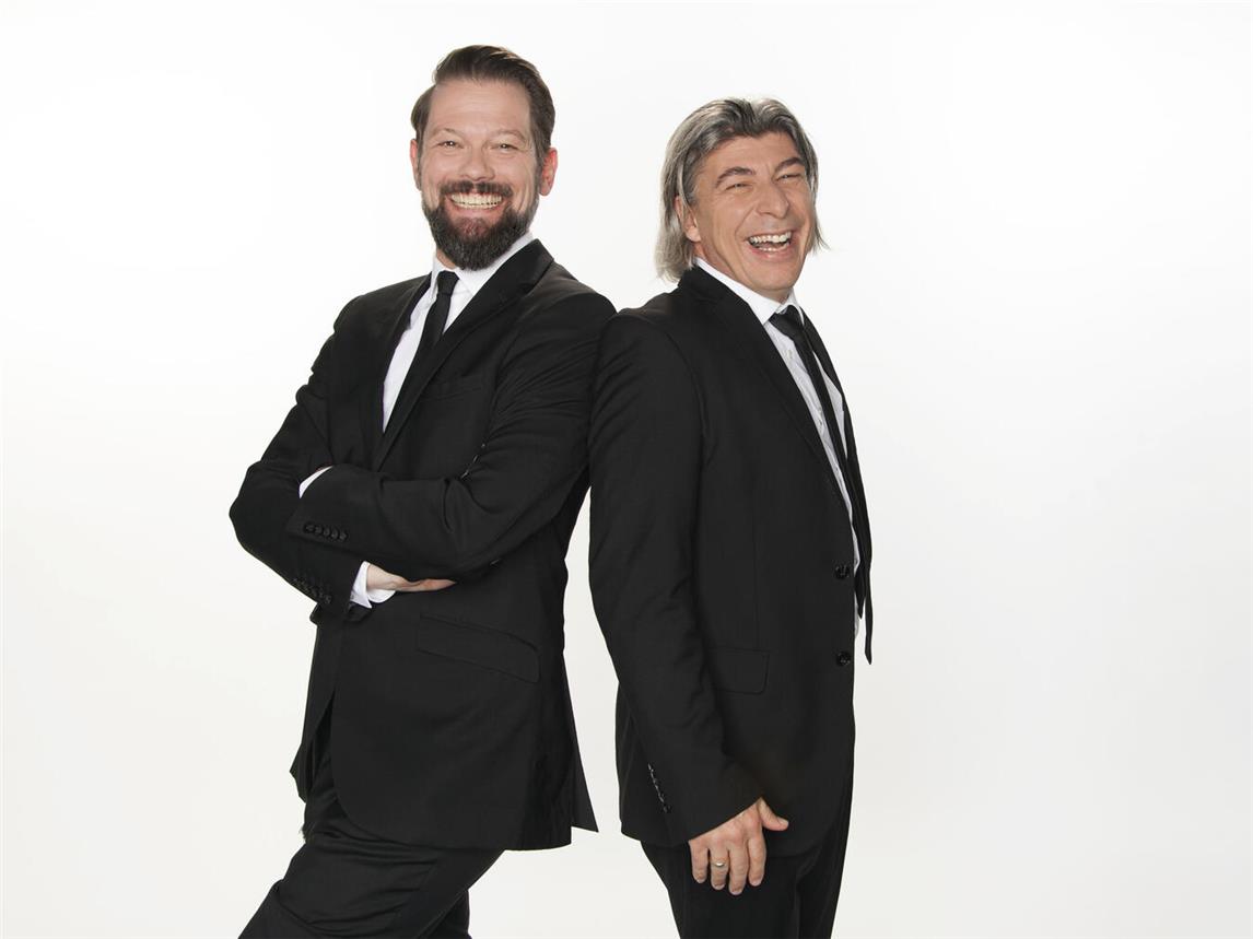 „Action-Kabarett“ und Satire, dafür stehen Adrian Engels und Markus Riedinger als „Onkel Fisch“. Foto: WDR2/Linda Meyers