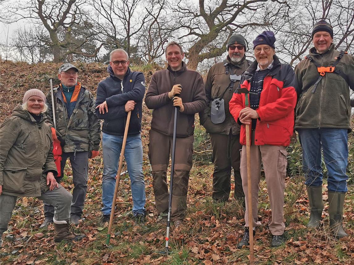 Aktion gelungen: Gerlinde Semrau-Lensing und ihre rotarischen Helfer. Foto: privat