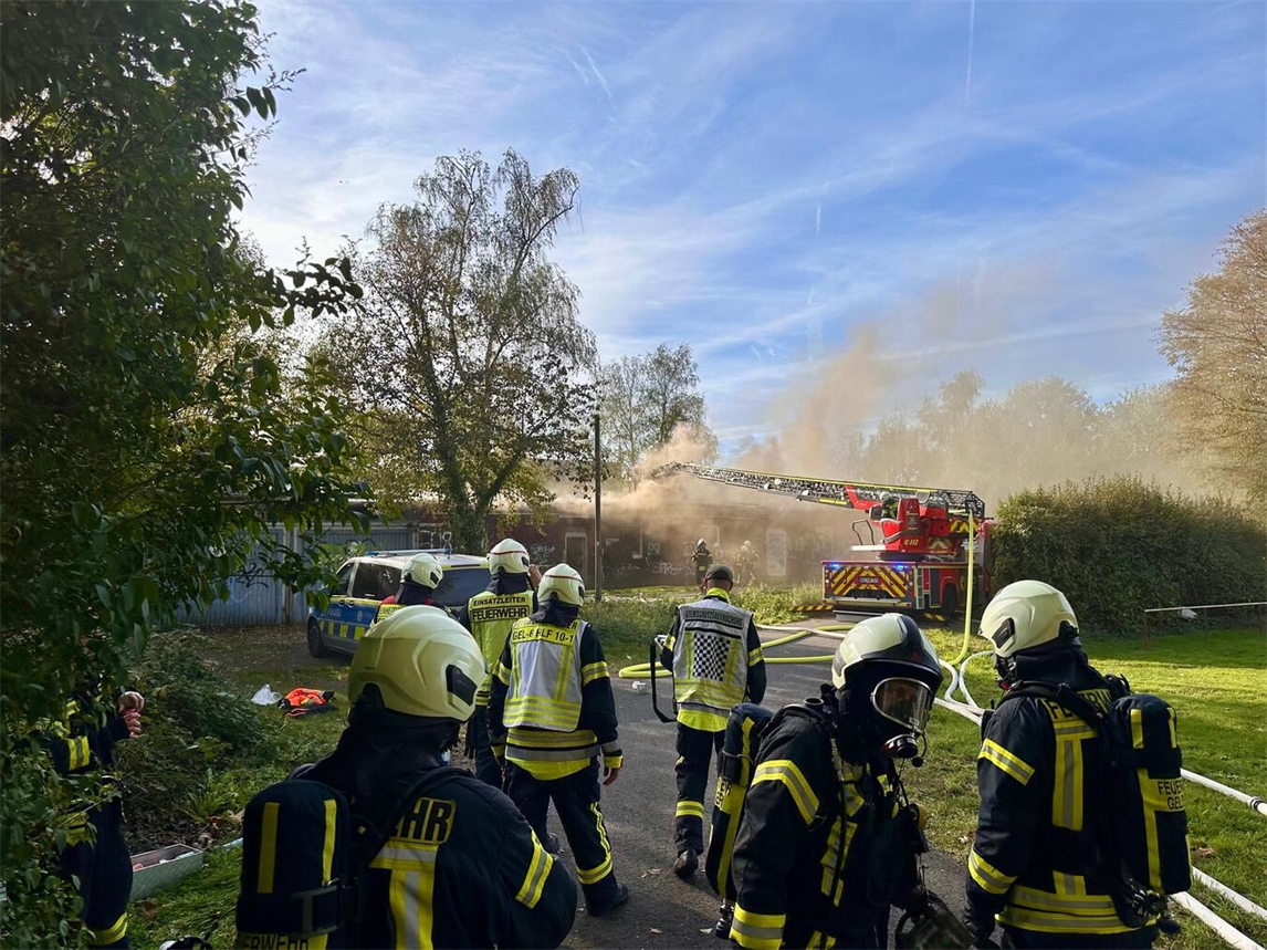 "Brand auf Wichardstraße Geldern, starke Rauchentwicklung in Innenstadt, verursacht Geruchsbelästigung"