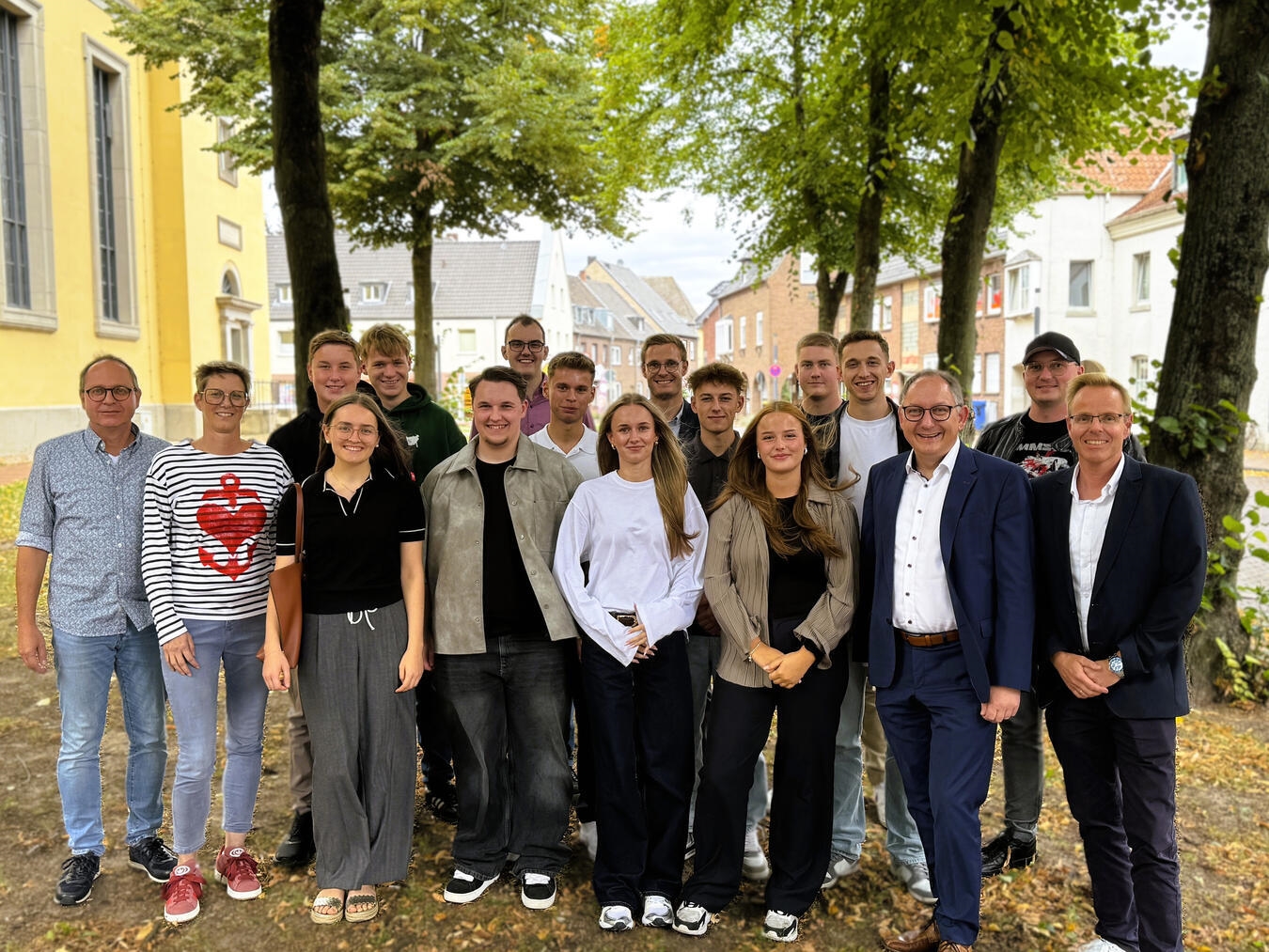 Alle Auszubildenden und Studierenden der Reeser Stadtverwaltung haben jetzt ihre Ausbildung begonnen. Foto: Stadt Rees