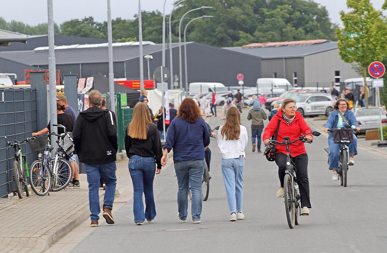 Alle Fotos (6): Theo Leie 