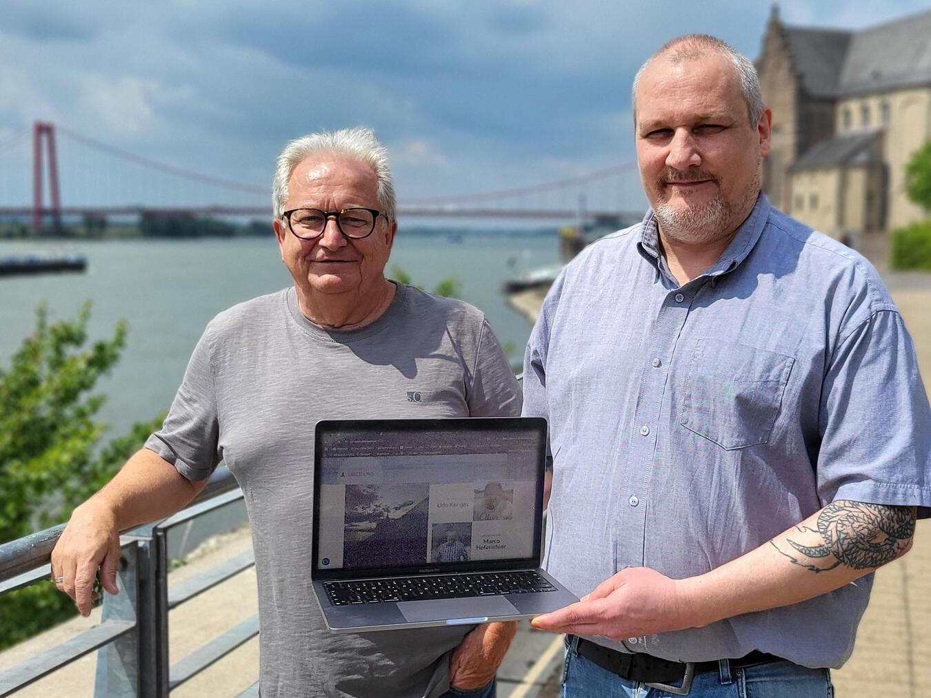 Alles in Emmerich auf einen Blick wollen Udo Kersjes und Marco Hoferichter (v. l.) auf ihrer neuen Homepage bieten. NN-Foto: MB