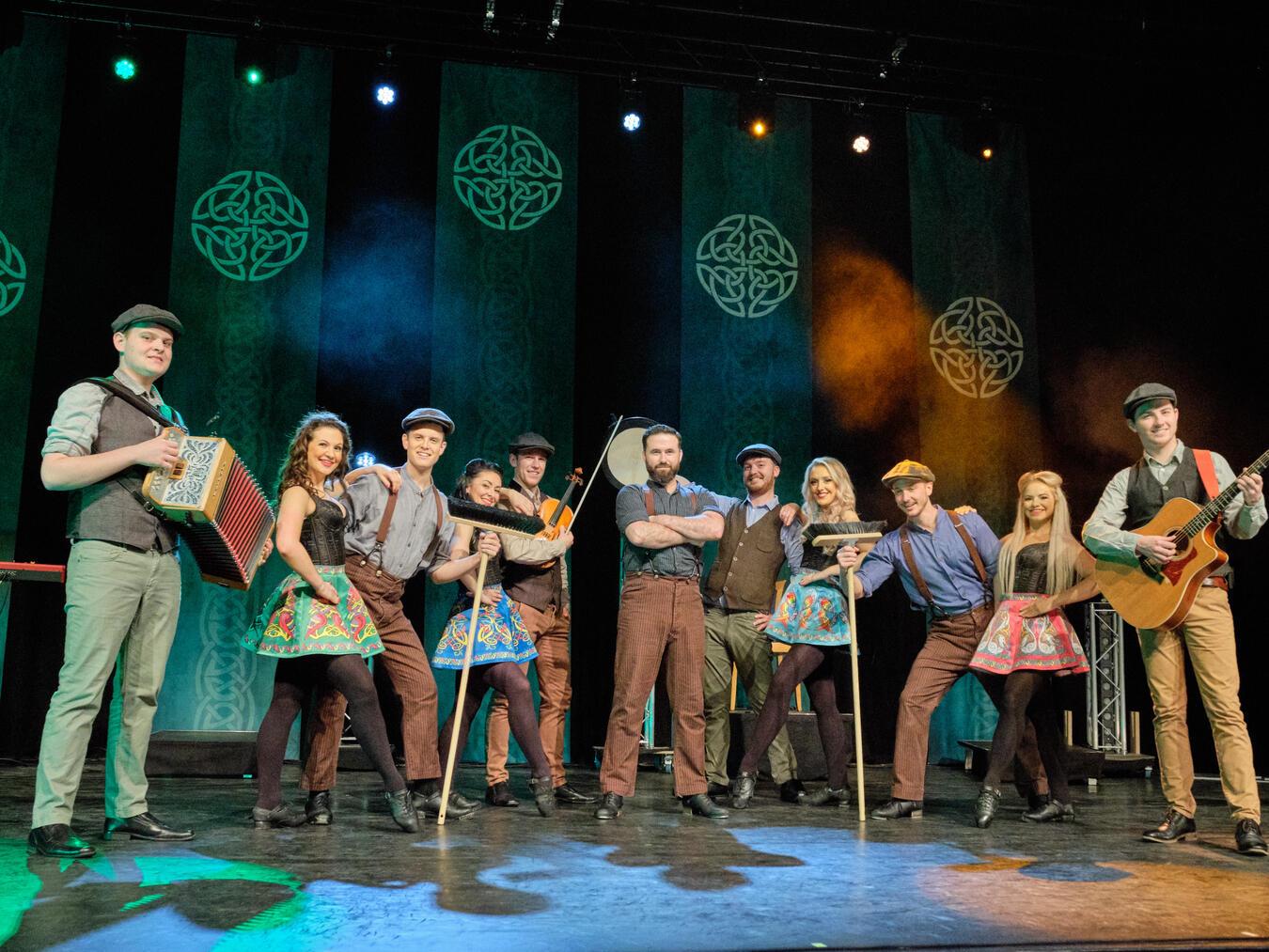 Alles live: Das Ensemble von „Celtic Rhythms“ kommt nach Rees. Foto: Heiko Kapeller