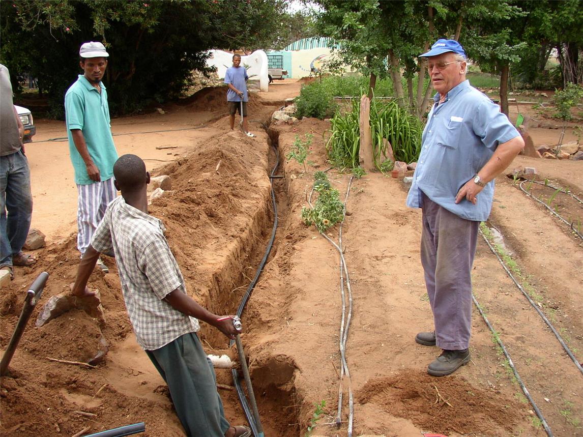 Aloys Werner verlegte Kilometerlange Leitungen, um für fließend Wasser und Strom zu sorgen.