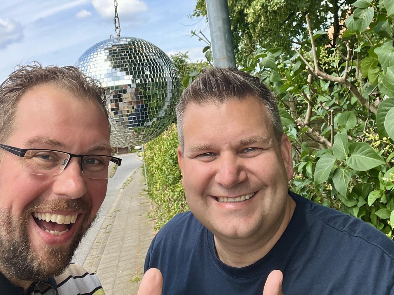 DJ-Auftritt von Alex und Sven beim Erntedankfest in Warbeyen am 3. Oktober.
