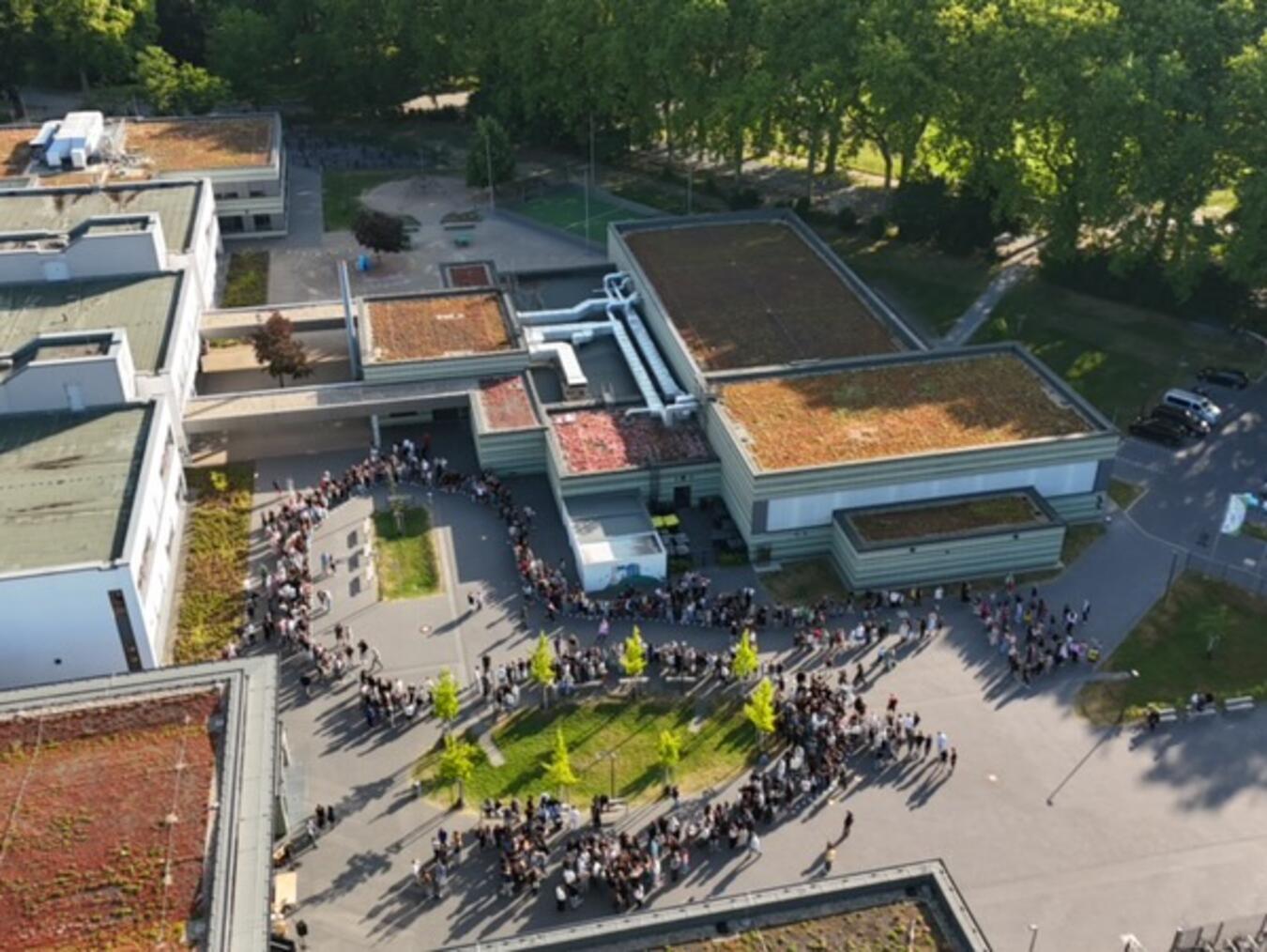 Am Donnerstag präsentierten alle Projektgruppen ihre Ergebnisse bei einem freien Rundgang über das komplette Schulgelände. Foto: GaF