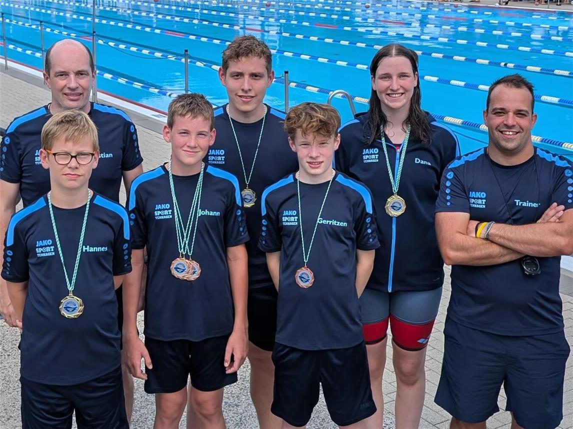 Am Ende gab es 22 Medaillen für die Schwimmer aus Rees. Foto: SSV Hellas