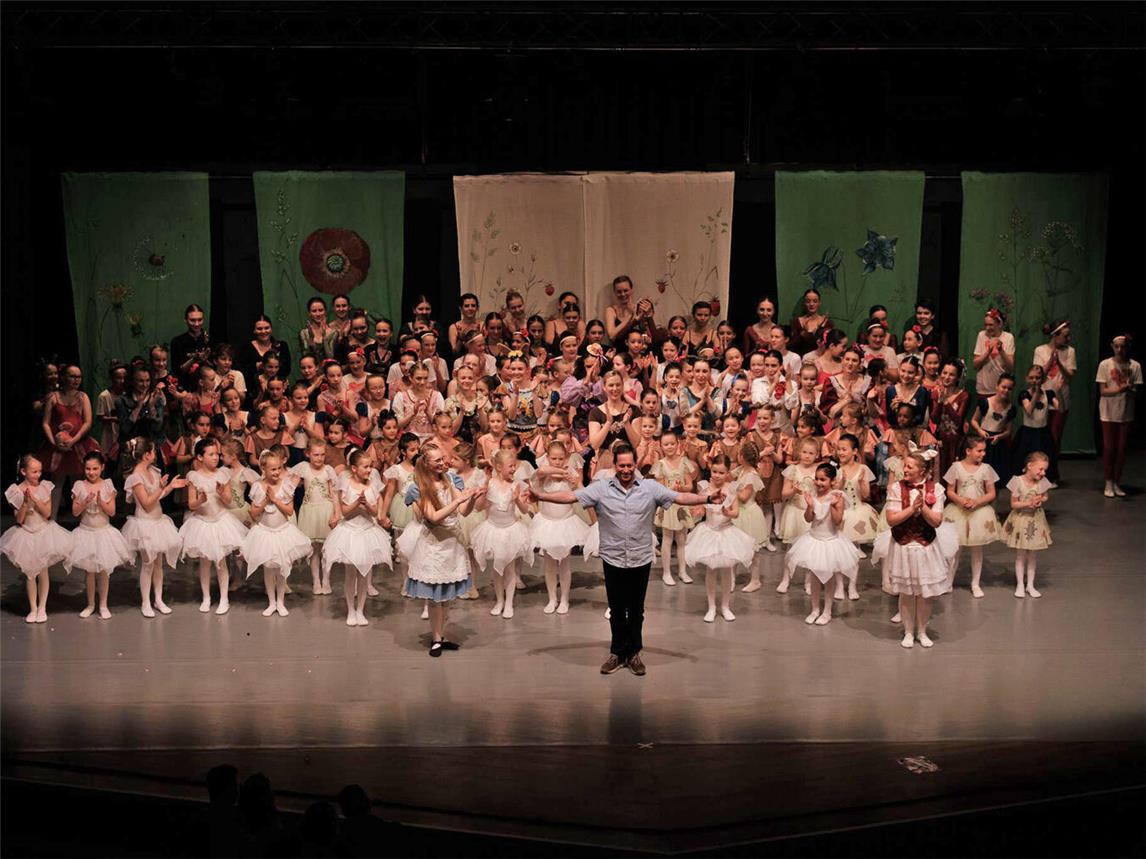 Am Ende gab es für alle den gebührenden Beifall. Foto: Jutta Walterfang