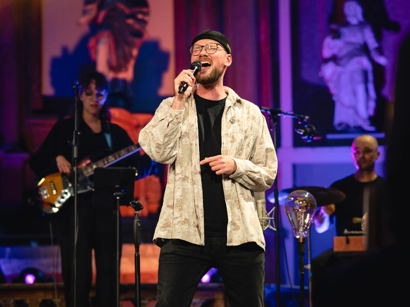 Am Freitag, 5. September, betritt Sebastian Schlömer mit seiner Band die Bühne. Foto: L. Hauertz 