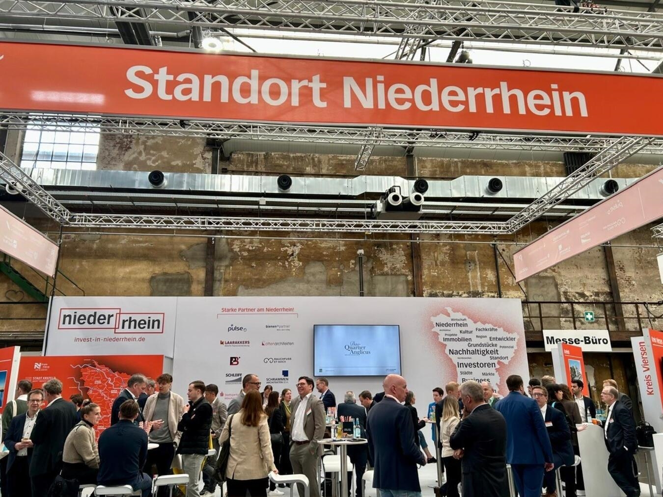 "Gemeinschaftsstand Standort Niederrhein, WfG Kreis Kleve präsentiert Projekte und Flächen in regionalen Kommunen"