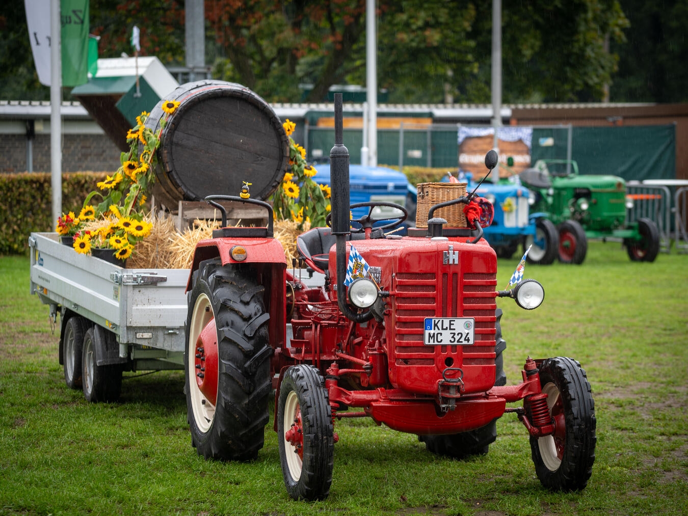 Herbstliches Festwochenende in Hüthum sorgt für Begeisterung "Oldtimer-Trecker auf Festtag, historische Traktoren-Ausstellung"