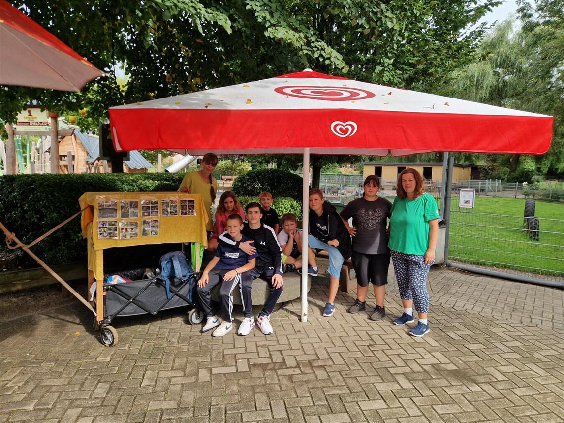 Am Mittwoch wurden im Klever Tiergarten Runden gedreht. Foto: Kalle-Kids