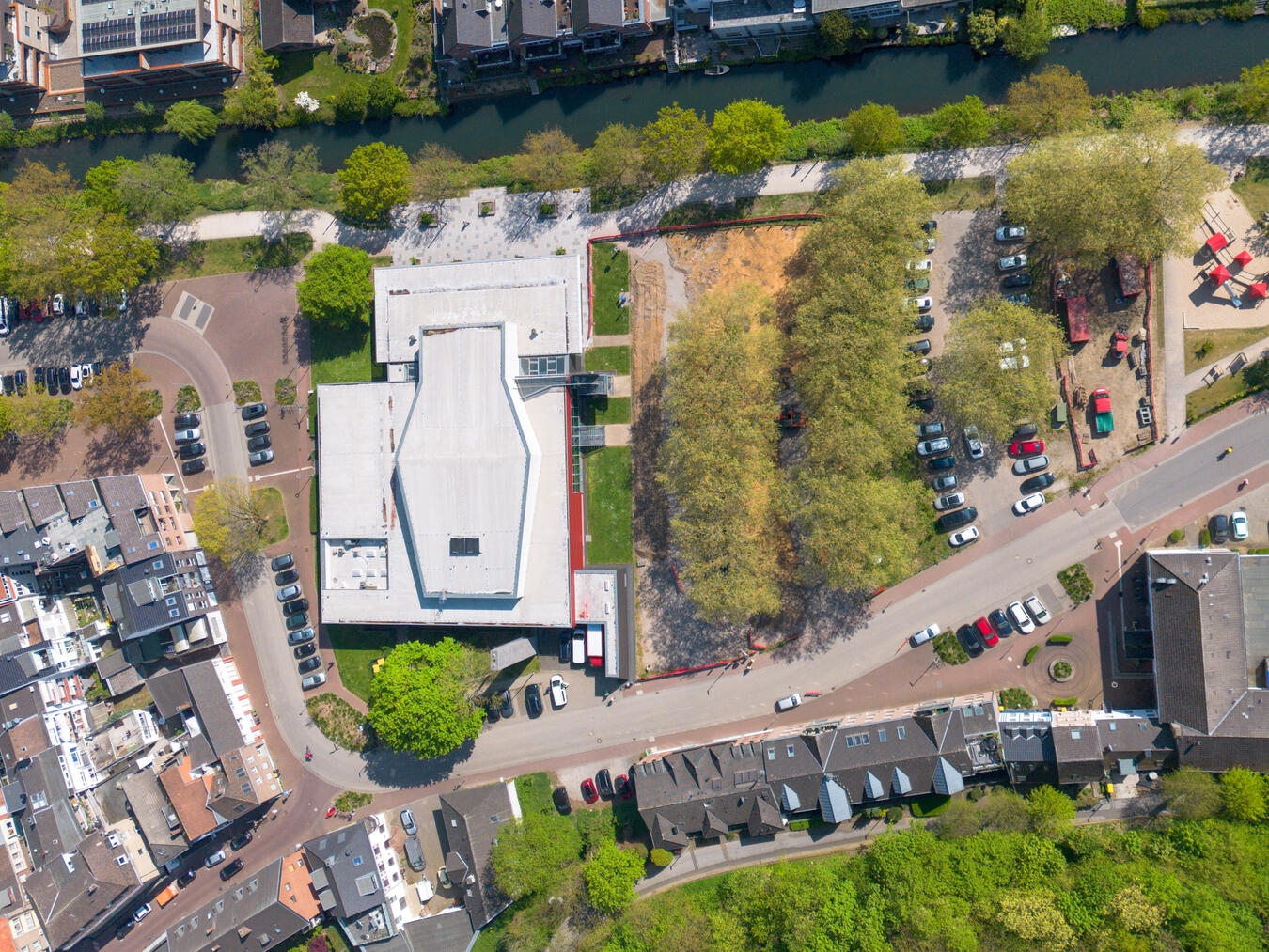 "Baustelle am Stadthallen-Parkplatz in Kleve, Bauarbeiten im Gange"