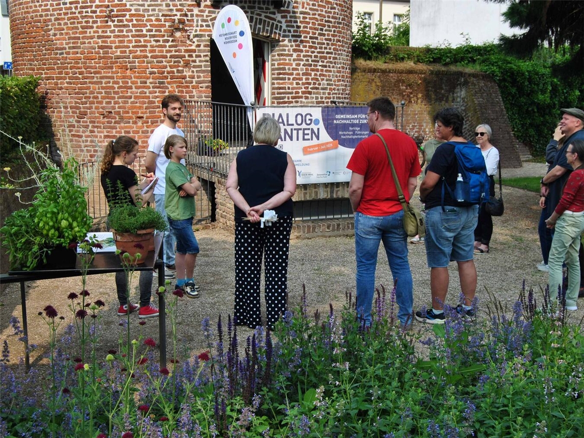 Am Weberturm in Xanten findet am 9. September nun der Feierabendmarkt statt. Foto: Catrin Senger/HSRW