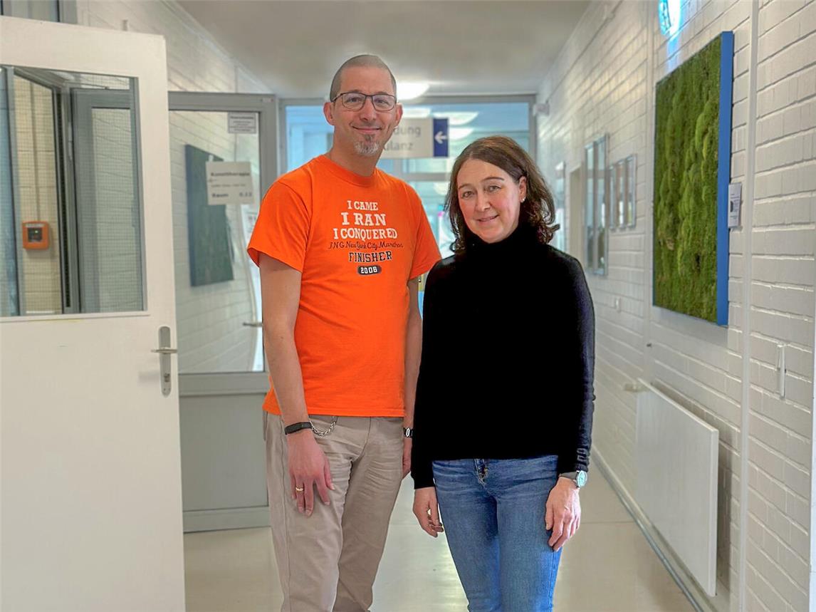 Amir Djawadi (l) und Sabine Boothe-Laar. Foto: LVR-Klinik Bedburg-Hau