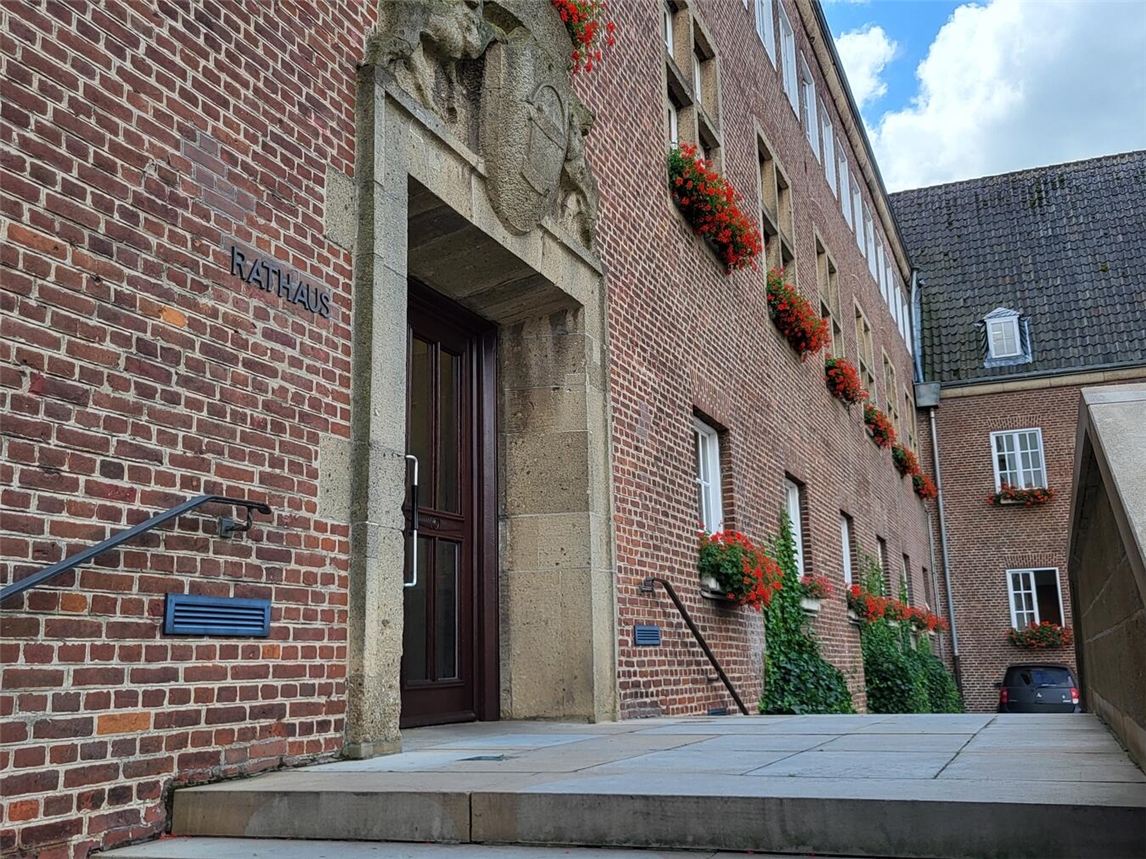 "Infotheke im Emmericher Rathaus, Freikartenabholung, Foto von Michael Bühs"