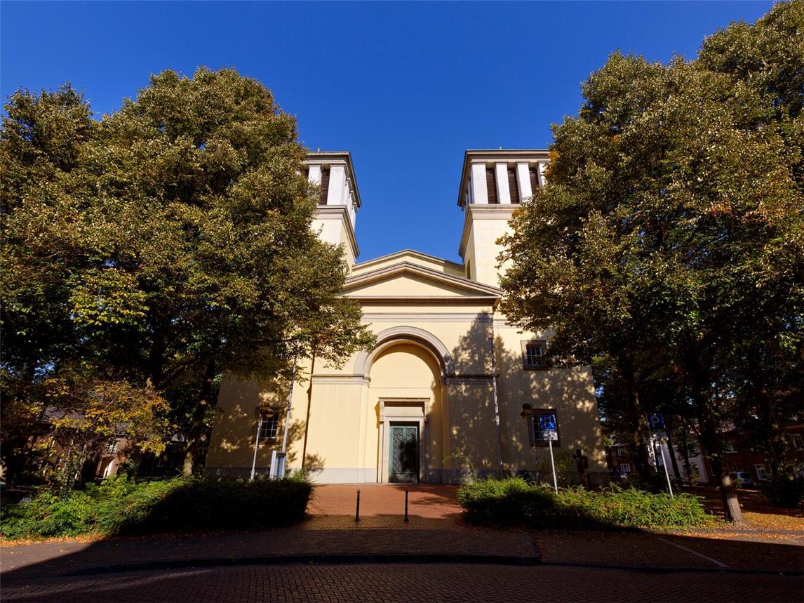 An der Kirche St. Maria Himmelfahrt startet die Radtour. Foto: Stadt Rees
