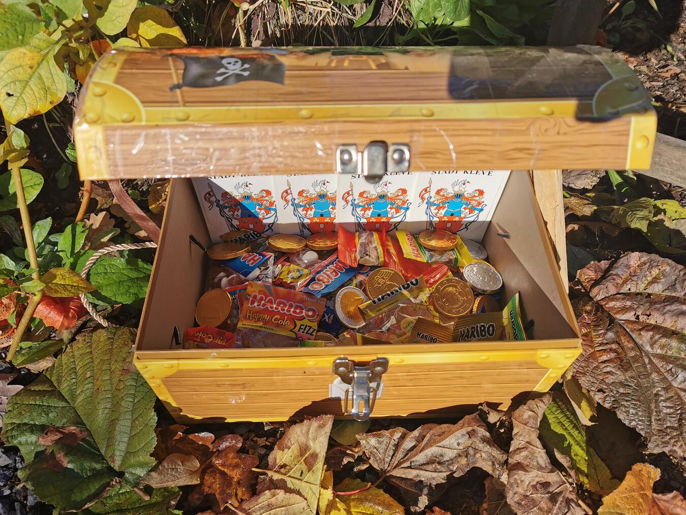 An verschiedenen Stationen gibt es für die Kinder Aufgaben zu lösen, deren Beantwortung zu einem verborgenen Schatz führt. Foto: WTM